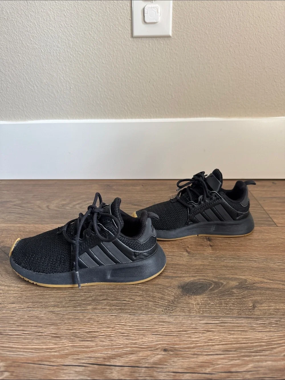 adidas Kids Black Sneakers with Gum Sole 11